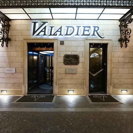 ヴァラディエール ホテル 4*