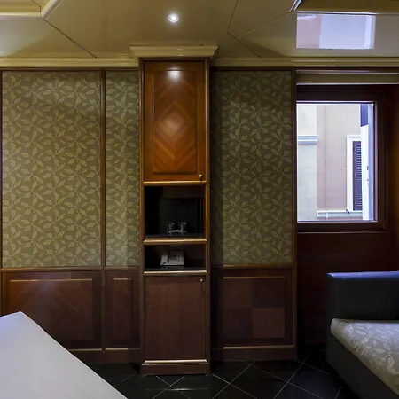 ホテル ヴァラディエール